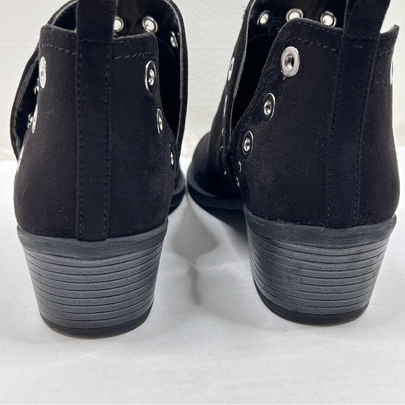Roebuck & Co Black Vegan Suede Silver Grommet Detail Ankle Boots Booties Size 9 - Picture 6 of 12